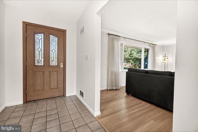 19005 PLUMMER DR, Germantown, MD 20876