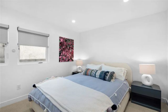 1576 E Ocean Boulevard, Newport Beach, CA 92661