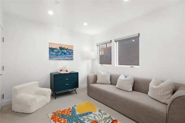1576 E Ocean Boulevard, Newport Beach, CA 92661