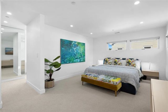 1576 E Ocean Boulevard, Newport Beach, CA 92661