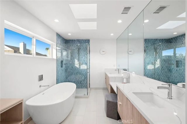 1576 E Ocean Boulevard, Newport Beach, CA 92661