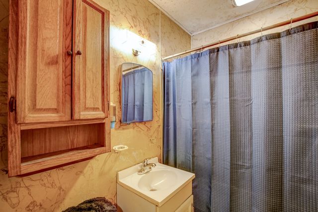 56 John St, Lunenburg, MA 01462