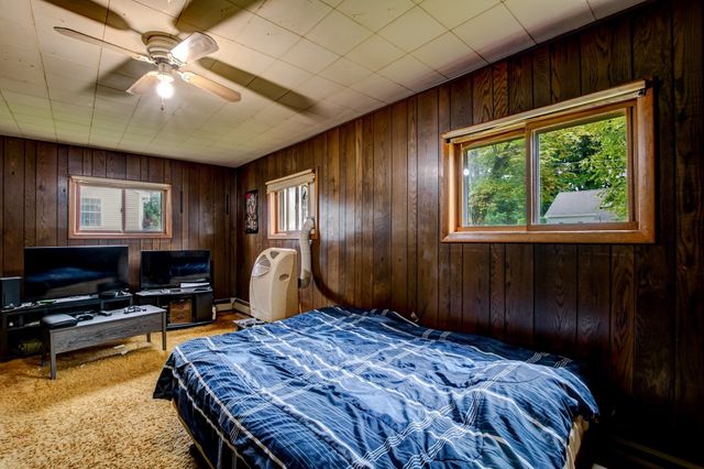 56 John St, Lunenburg, MA 01462