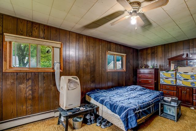 56 John St, Lunenburg, MA 01462
