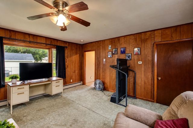 56 John St, Lunenburg, MA 01462