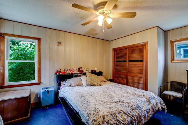 56 John St, Lunenburg, MA 01462