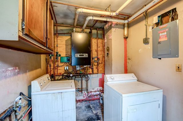 56 John St, Lunenburg, MA 01462