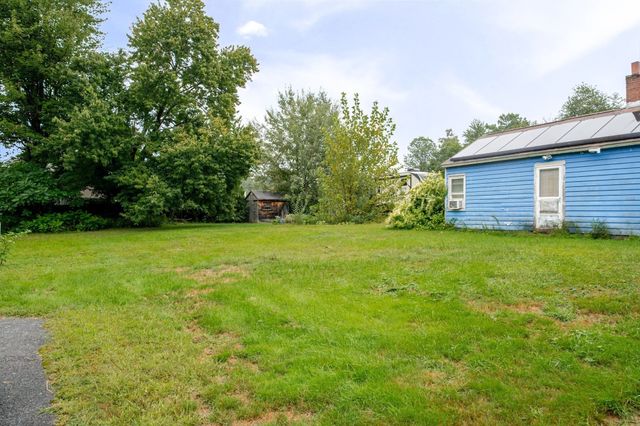 56 John St, Lunenburg, MA 01462