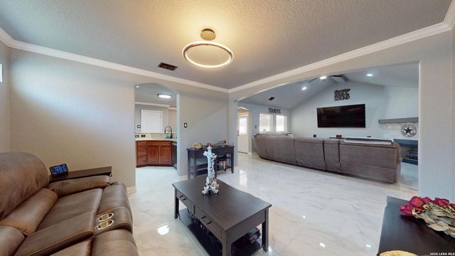 6127 ROYAL RDG, San Antonio, TX 78239