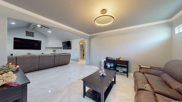 6127 ROYAL RDG, San Antonio, TX 78239