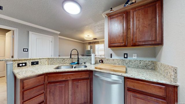 6127 ROYAL RDG, San Antonio, TX 78239