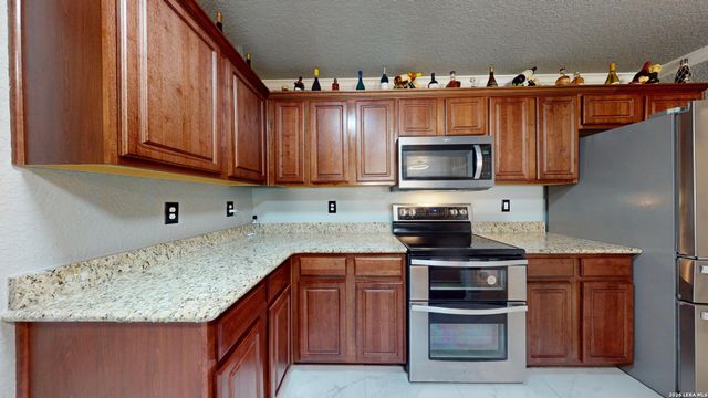 6127 ROYAL RDG, San Antonio, TX 78239