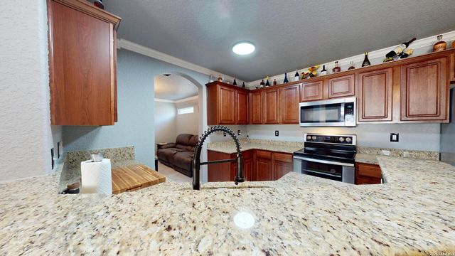 6127 ROYAL RDG, San Antonio, TX 78239