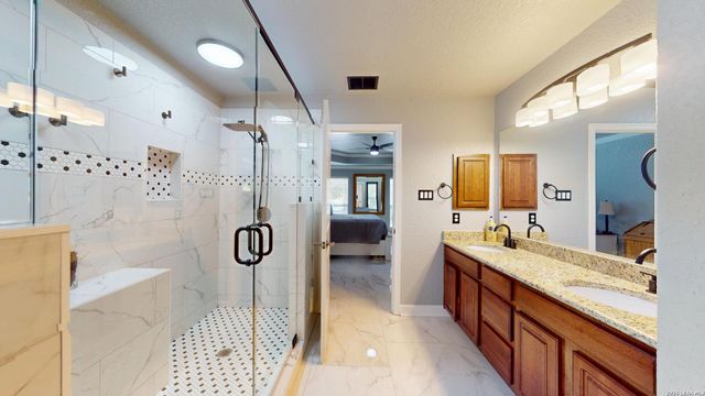 6127 ROYAL RDG, San Antonio, TX 78239