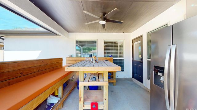 6127 ROYAL RDG, San Antonio, TX 78239