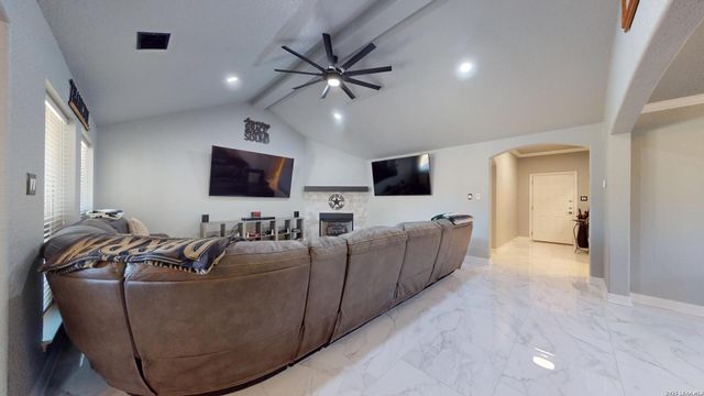 6127 ROYAL RDG, San Antonio, TX 78239