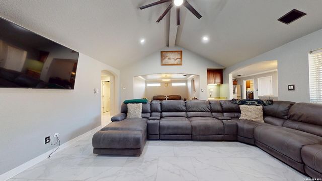 6127 ROYAL RDG, San Antonio, TX 78239