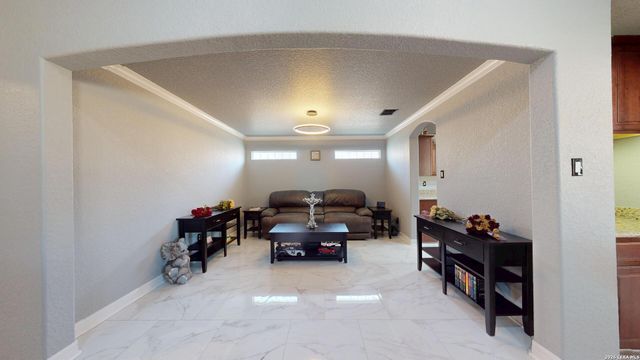 6127 ROYAL RDG, San Antonio, TX 78239