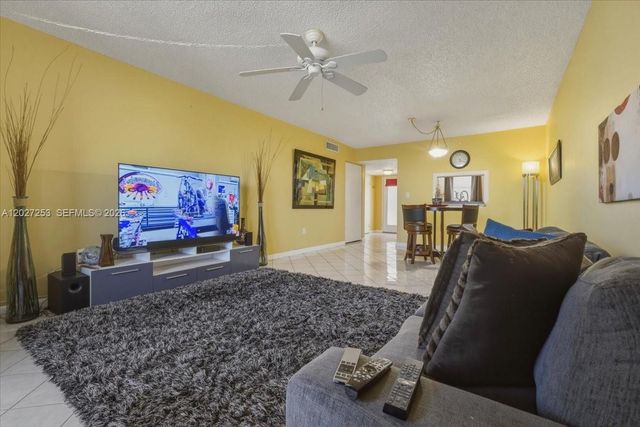 1800 SW 81st Avenue 1411, North Lauderdale, FL 33068