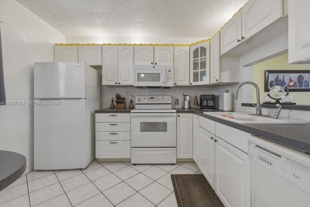 1800 SW 81st Avenue 1411, North Lauderdale, FL 33068