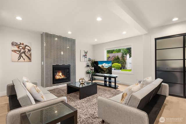 4326 NE 44th Street, Seattle, WA 98105