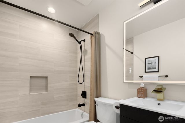 4326 NE 44th Street, Seattle, WA 98105