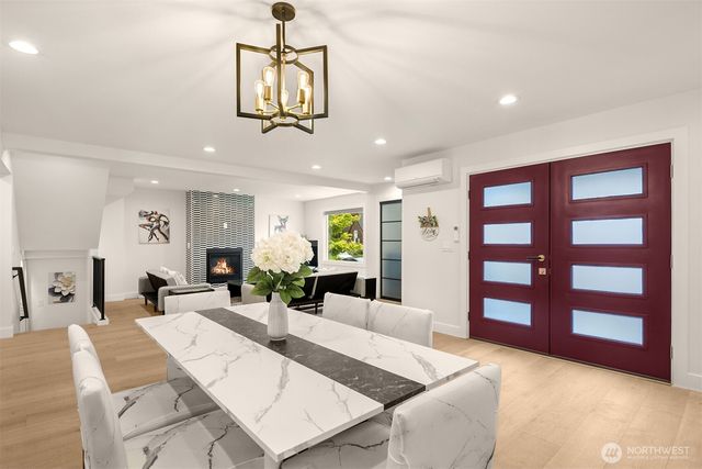 4326 NE 44th Street, Seattle, WA 98105