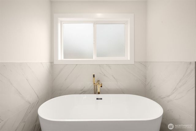 4326 NE 44th Street, Seattle, WA 98105