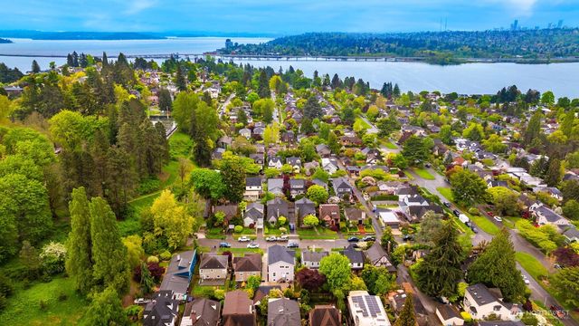 4326 NE 44th Street, Seattle, WA 98105