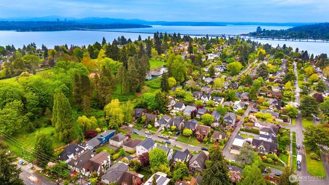 4326 NE 44th Street, Seattle, WA 98105