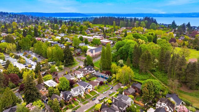 4326 NE 44th Street, Seattle, WA 98105
