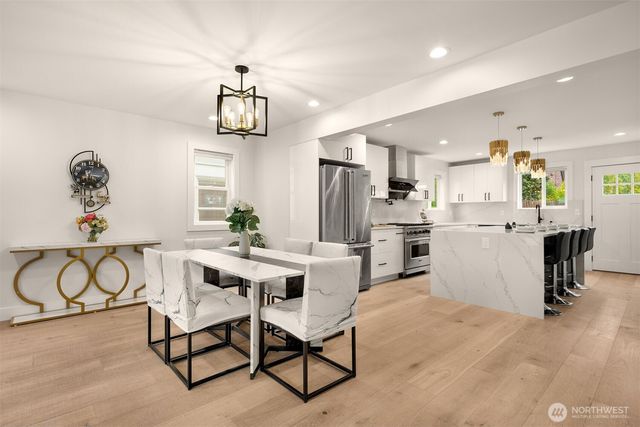 4326 NE 44th Street, Seattle, WA 98105