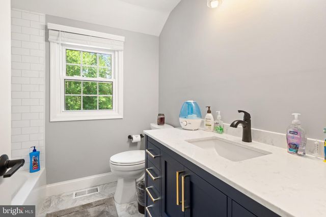 10 BAYAU TRL, Medford, NJ 08055