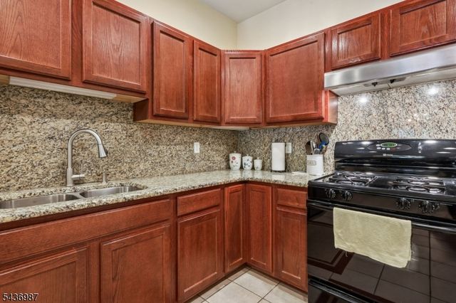 67 Forest Dr 67, Piscataway Twp., NJ 08854