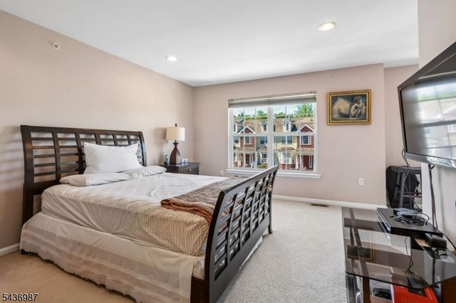 67 Forest Dr 67, Piscataway Twp., NJ 08854