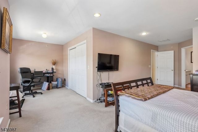 67 Forest Dr 67, Piscataway Twp., NJ 08854