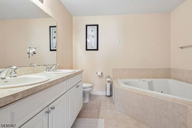67 Forest Dr 67, Piscataway Twp., NJ 08854