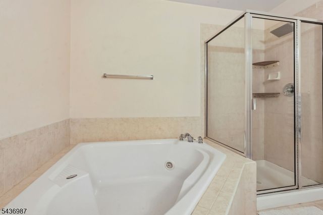 67 Forest Dr 67, Piscataway Twp., NJ 08854