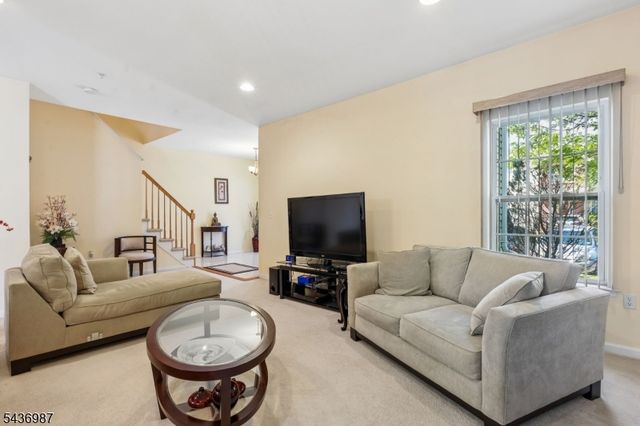67 Forest Dr 67, Piscataway Twp., NJ 08854