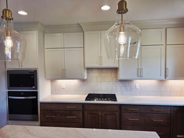 439 Westbriar Circle, Newburgh, IN 47630