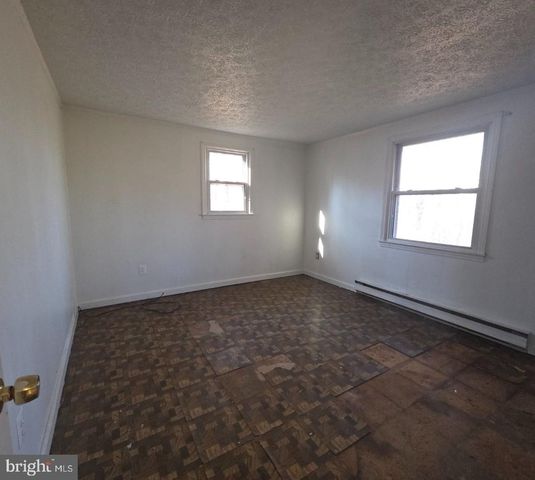 3717 FREEZELAND RD, Linden, VA 22642