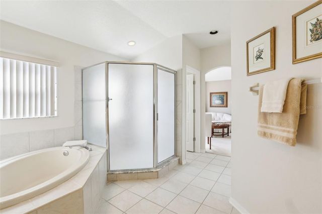 10211 QUAILS LANDING AVENUE, Tampa, FL 33647