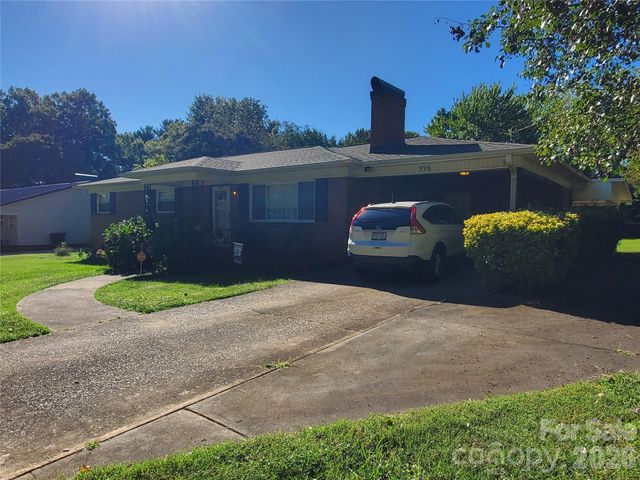596 Georgia Avenue, Statesville, NC 28677