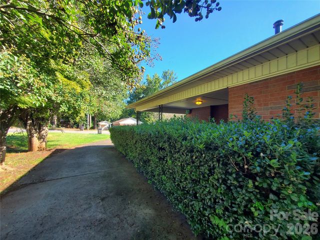596 Georgia Avenue, Statesville, NC 28677