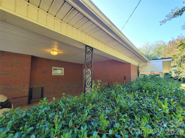 596 Georgia Avenue, Statesville, NC 28677