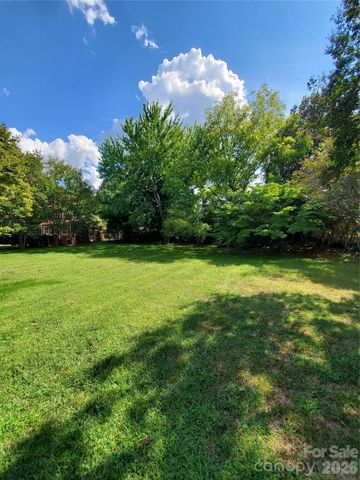 596 Georgia Avenue, Statesville, NC 28677