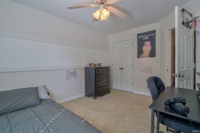 2807 Laura Lynn Lane, Newburgh, IN 47630