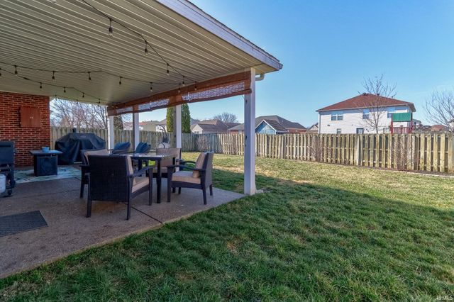 2807 Laura Lynn Lane, Newburgh, IN 47630