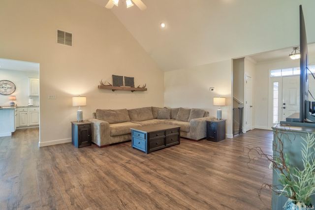 2807 Laura Lynn Lane, Newburgh, IN 47630