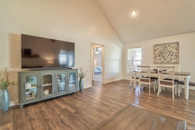 2807 Laura Lynn Lane, Newburgh, IN 47630